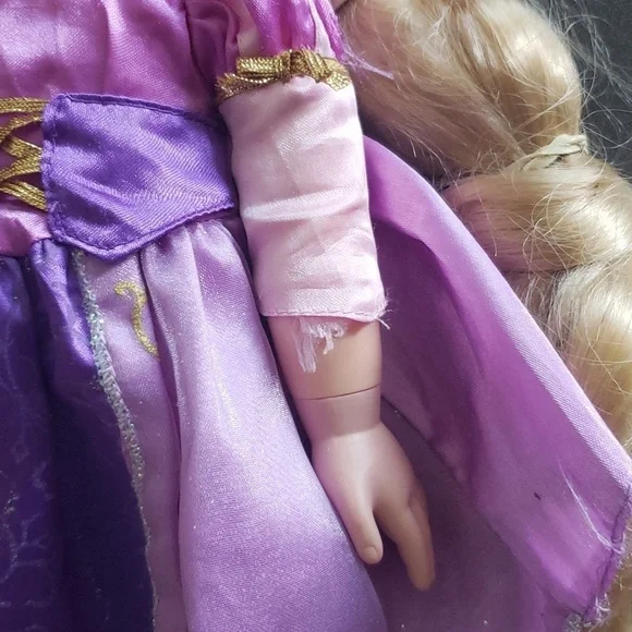 DISNEY LITTLE PRINCESS RAPUNZEL 15" DOLL - Picture 4 of 6